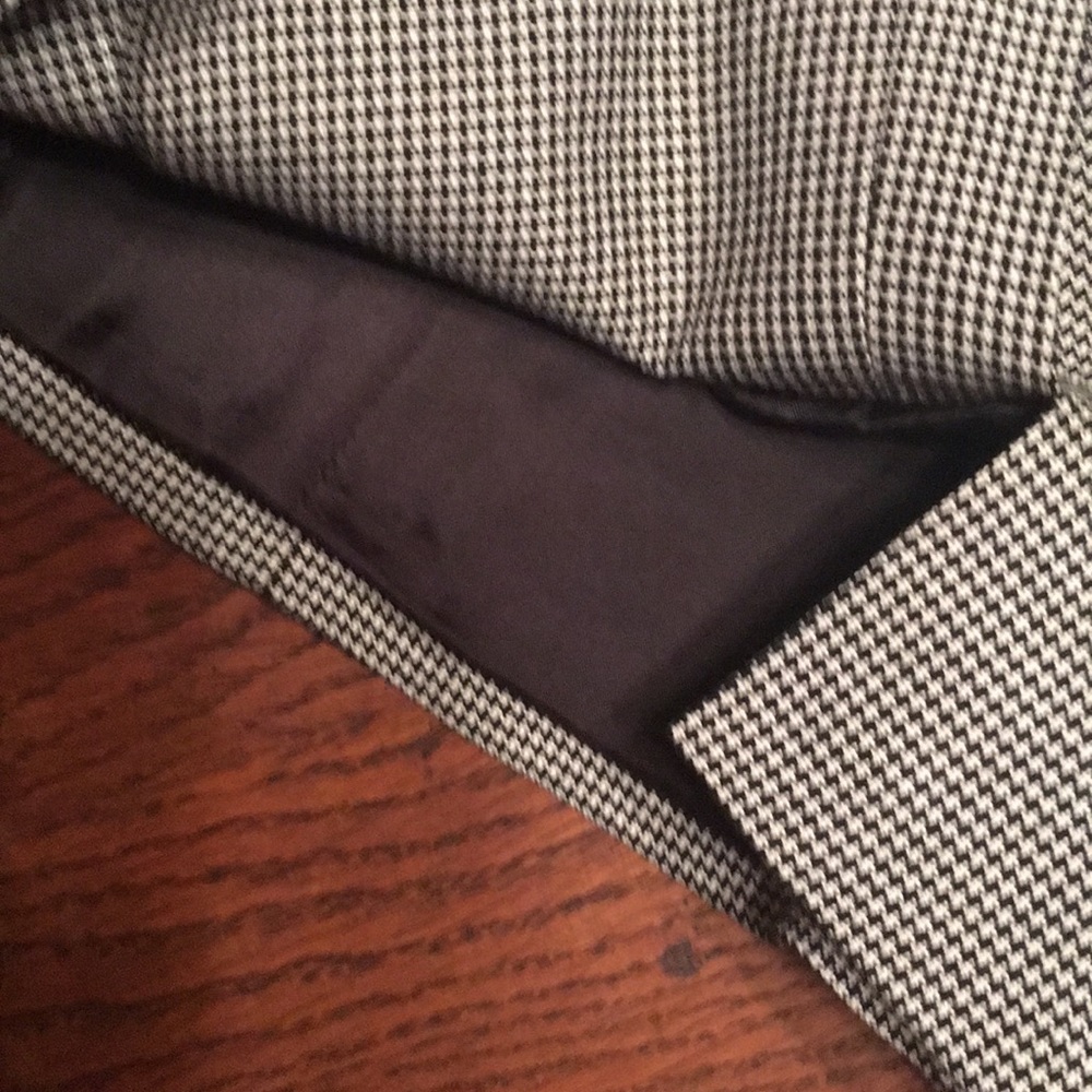 Gorgeous Lightweight Spring Houndstooth Jacket - image 3